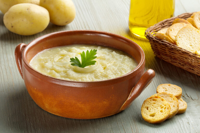 vegan leek and potato soup